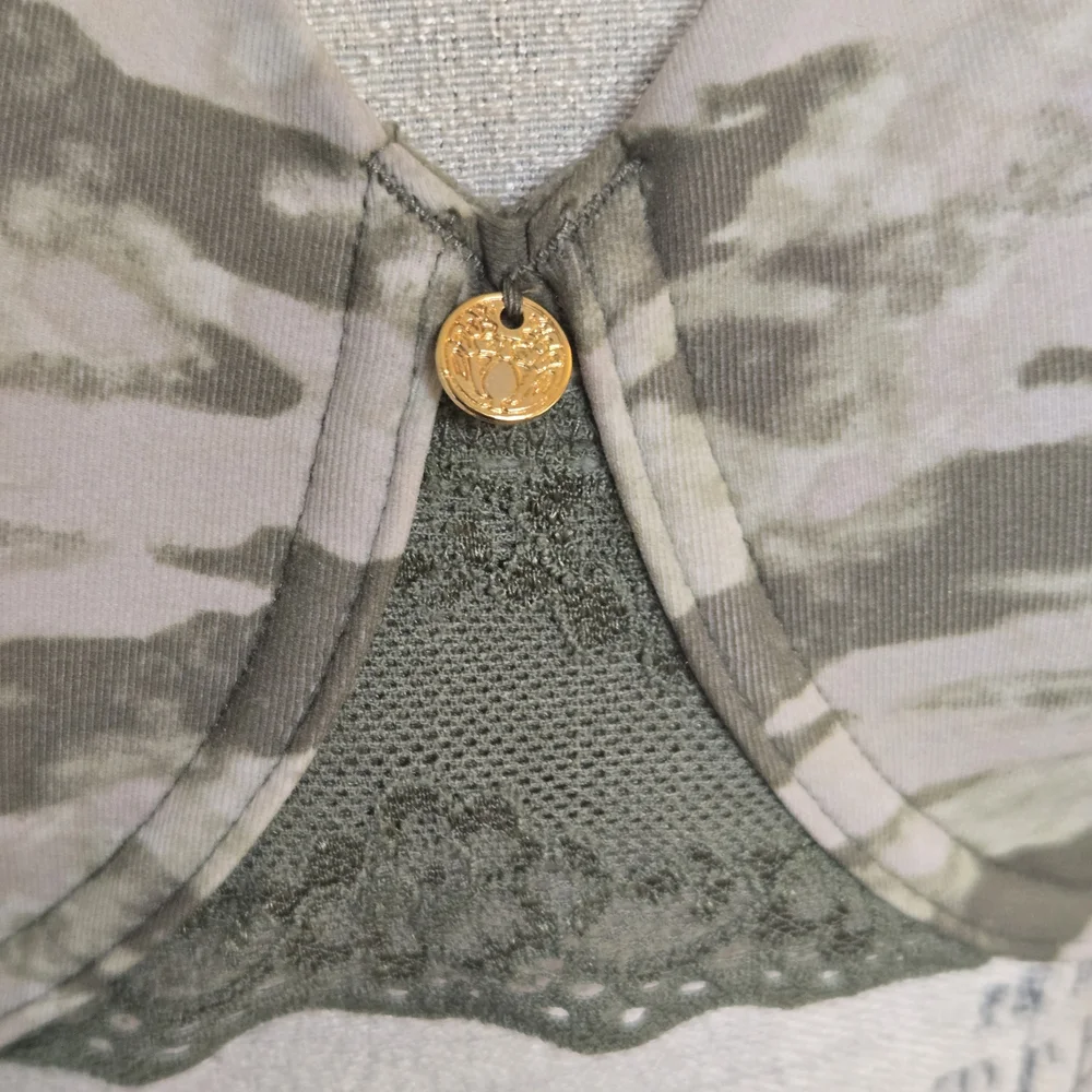 Natori Camouflage Bra - Green and Cream - Picture 3 of 7